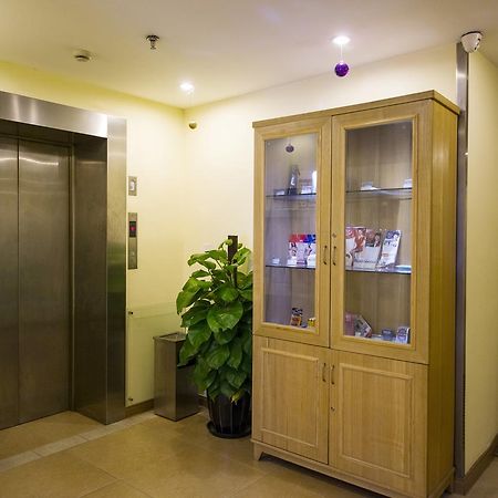 Home Inn Shanghai Lujiabang Road Metro Station ภายนอก รูปภาพ